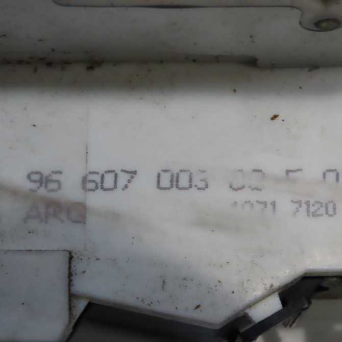 Serrure porte arg occasion CITROEN C4 I Phase 1 11-2004->07-2008 1.4i 16v 9137Q2 6