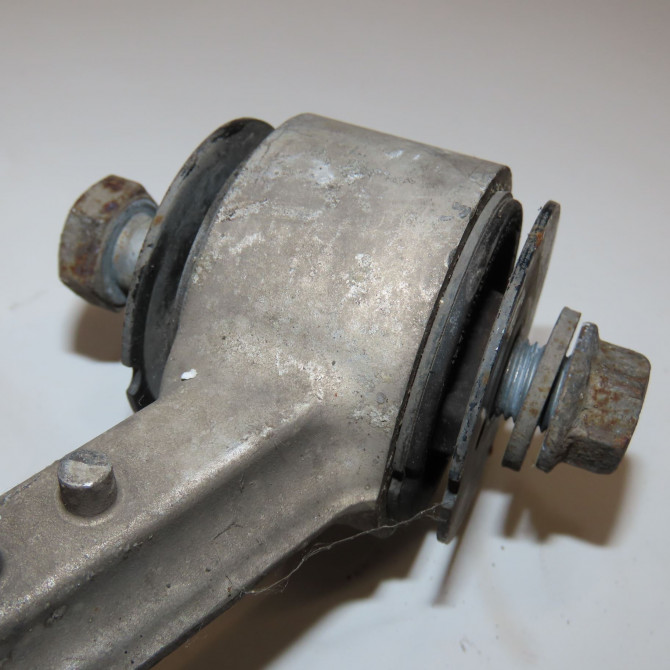 Triangle sup avd occasion MASERATI 146 Phase 1 04-1995->04-1999 4.2i 401ch 4