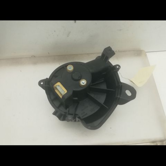 Ventilateur de chauffage occasion FIAT GRANDE PUNTO III Phase 1 09-2005->12-2013 1.3 DT MULTIJET 16v 75ch 77364953 2