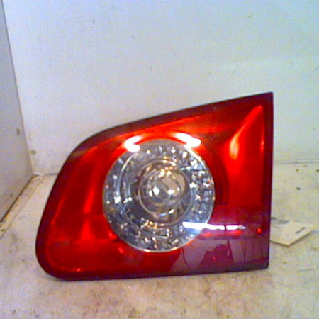 Feu arrière intérieur droit occasion VOLKSWAGEN PASSAT VI Phase 1 10-2010->... 2.0 TDI 140ch 3C9945094