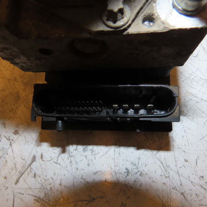 Unité hydraulique ABS occasion HYUNDAI GETZ Phase 2 11-2005->10-2010 1.1i 589101C310 2