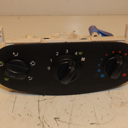 Commande de chauffage occasion DACIA SANDERO I Phase 1 06-2008->10-2012 1.4 MPI 75ch 6001551696