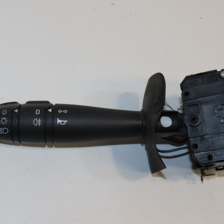 Commande clignotant occasion DACIA SANDERO I Phase 1 06-2008->10-2012 1.4 MPI 75ch 6001551360