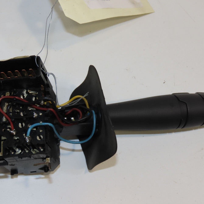 Commande clignotant occasion DACIA SANDERO I Phase 1 06-2008->10-2012 1.4 MPI 75ch 6001551360 2