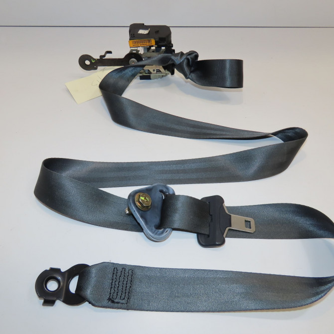 Ceinture avant droite occasion RENAULT CLIO II Phase 2 06-2001->07-2006 1.4i 16v 8200068564 1