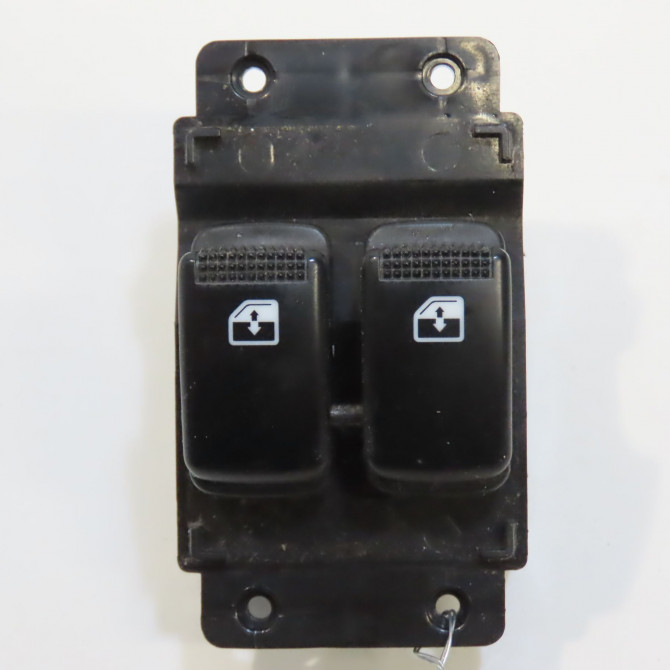 Commande lève-glace porte avant gauche occasion HYUNDAI I 10 I Phase 1 03-2008->12-2010 1.2i 935700X0004X 1