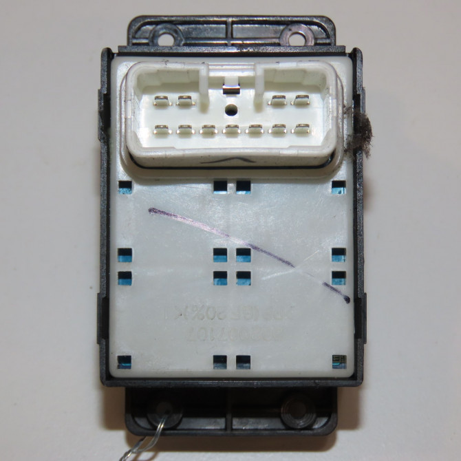 Commande lève-glace porte avant gauche occasion HYUNDAI I 10 I Phase 1 03-2008->12-2010 1.2i 935700X0004X 2