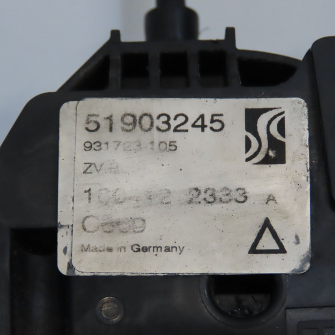 Serrure porte arg occasion FIAT PUNTO III Phase 1 01-2012->... 1.2i 69ch 52065102 5