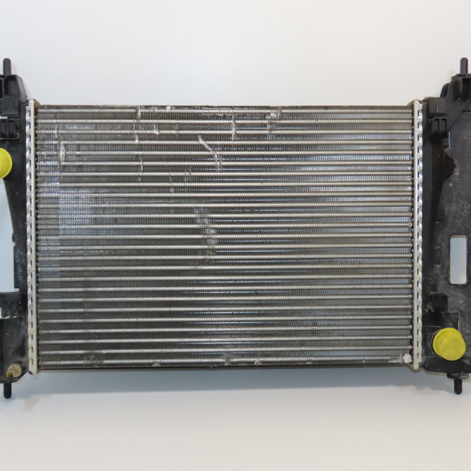 Radiateur occasion FIAT PUNTO III Phase 1 01-2012->... 1.2i 69ch 52233982 2