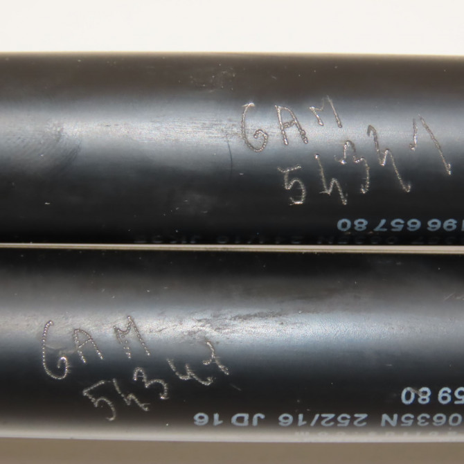 Verin droit hayon occasion CITROEN C4 PICASSO II Phase 2 09-2016->... 1.6 BLUEHDI 120ch 9841636680 4