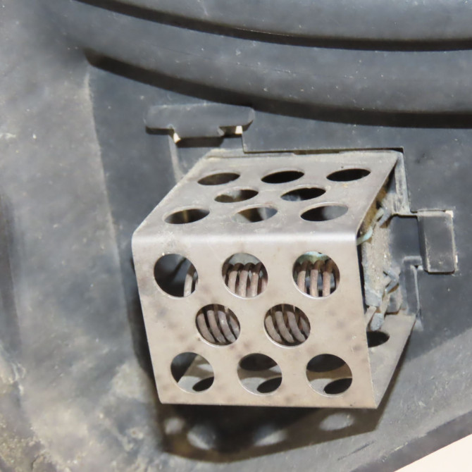 Ventilateur de refroidissement occasion RENAULT CLIO III Phase 2 03-2009->12-2014 1.5 DCI 75ch 7701068310 4