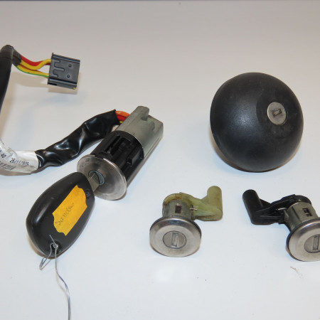 Kit serrures + antivol occasion DACIA SANDERO I Phase 1 06-2008->10-2012 1.4 MPI 75ch 6001550798