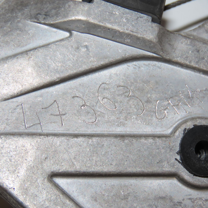 Levier frein a main occasion MERCEDES CLASSE ML I 8200964758 4