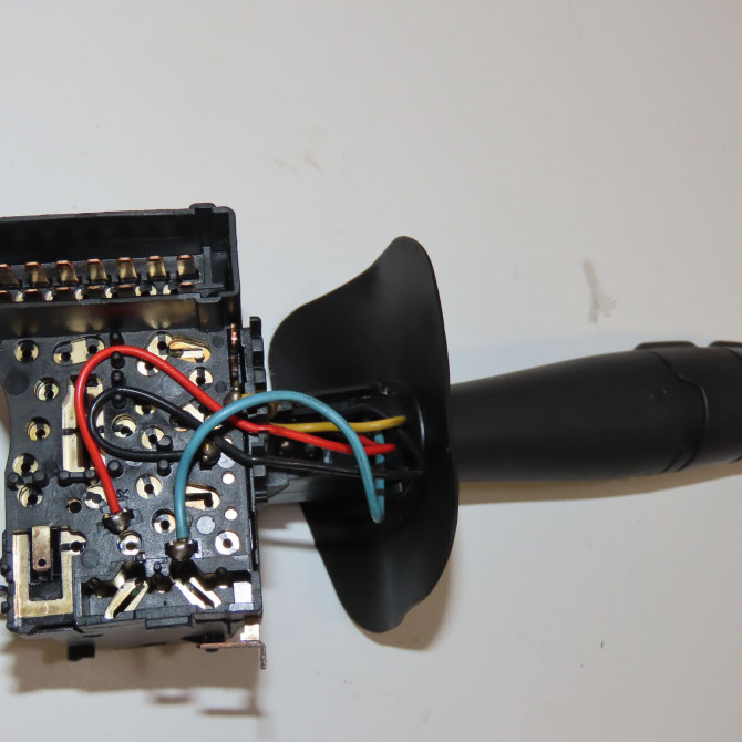 Commande clignotant occasion DACIA SANDERO I Phase 1 06-2008->10-2012 1.4 MPI 75ch 6001551360 2