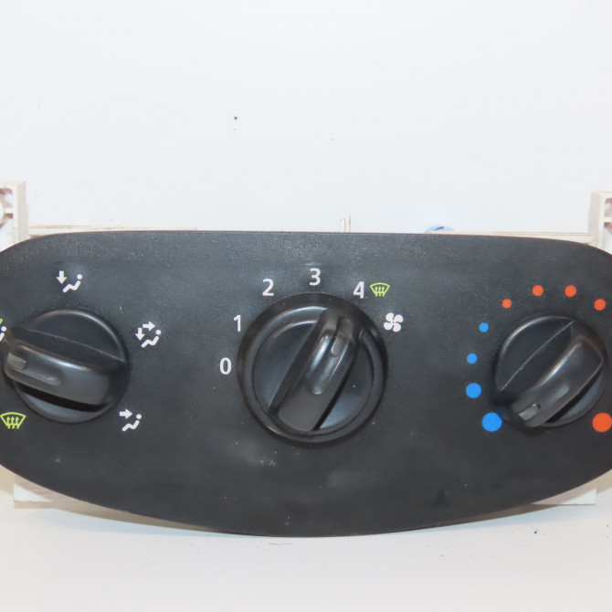 Commande de chauffage occasion DACIA SANDERO I Phase 1 06-2008->10-2012 1.4 MPI 75ch 6001551696 1