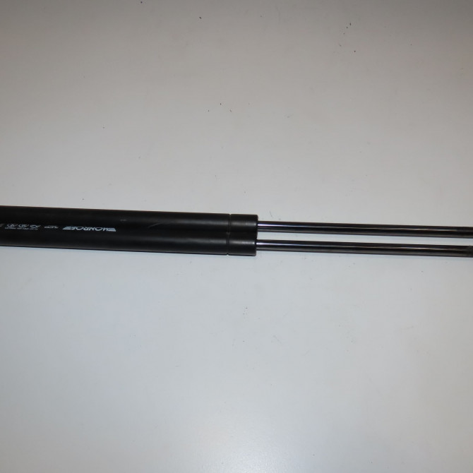 Verin droit hayon occasion HYUNDAI GETZ Phase 2 11-2005->10-2010 1.1i 817700B000 2