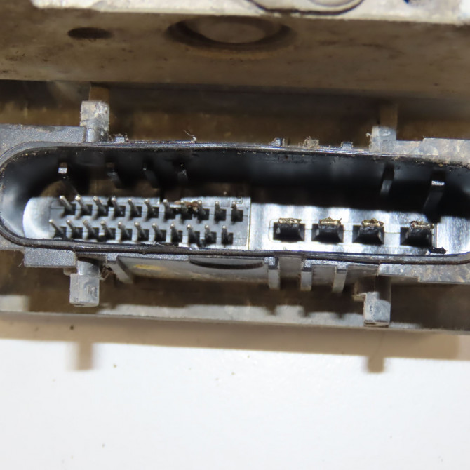 Unité hydraulique ABS occasion HYUNDAI GETZ Phase 2 11-2005->10-2010 1.1i 589101C310 3