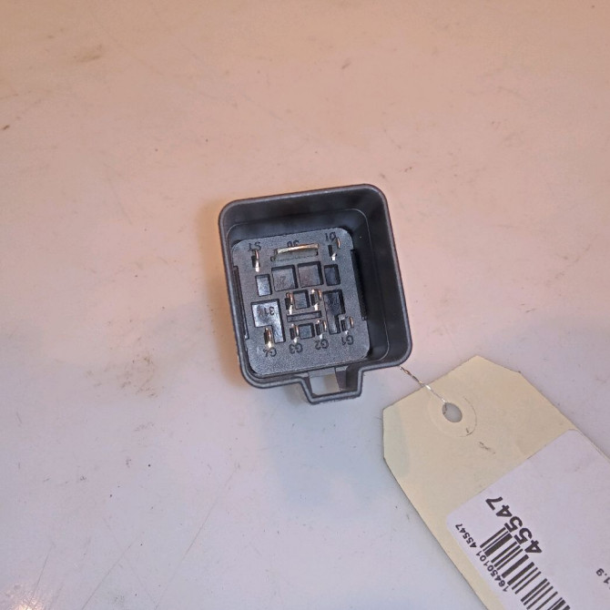 Boitier de préchauffage occasion VOLKSWAGEN GOLF V Phase 1 11-2003->10-2008 1.9 TDI 90ch 38907281D 2