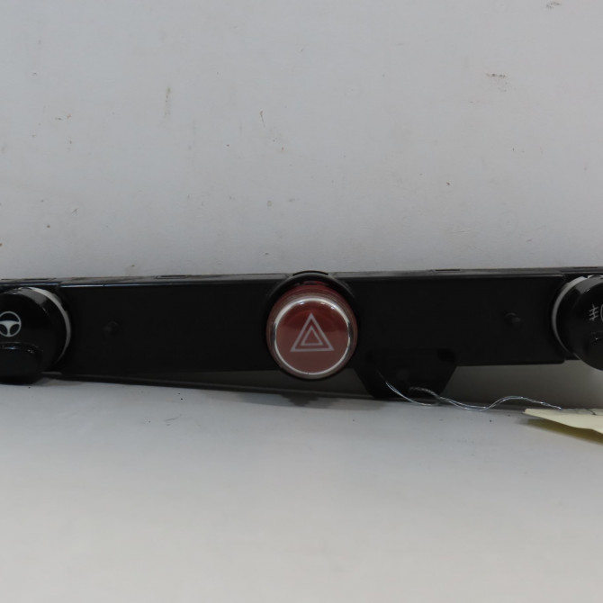 Bouton de warning occasion FIAT 500 II 500 II Phase 1 2007-07-01->2016-03-31 1.2i 69ch 735451108 1