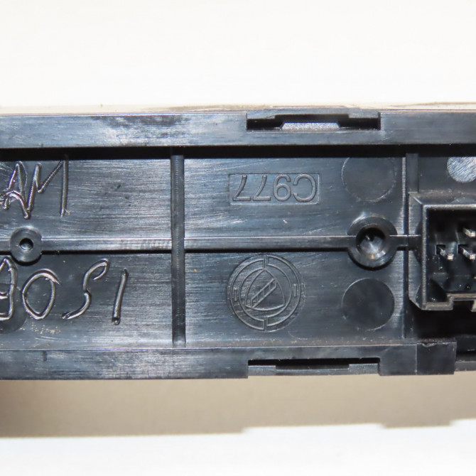 Bouton de warning occasion FIAT 500 II 500 II Phase 1 2007-07-01->2016-03-31 1.2i 69ch 735451108 3