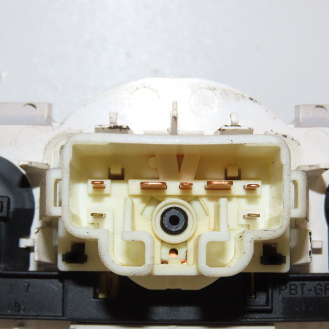 Commande de chauffage occasion CITROEN C1 I Phase 2 11-2008->01-2012 1.0i 12v 70ch 6452P5 3