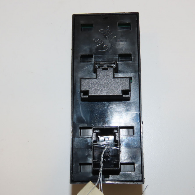 Commande lève-glace porte avant gauche occasion FIAT PUNTO III Phase 1 01-2012->... 1.2i 69ch 735500051 2