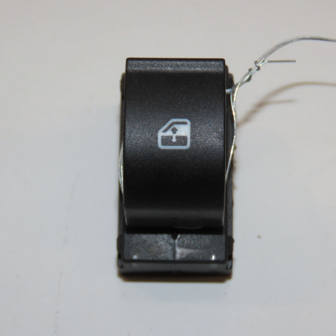 Commande leve-glace porte arrière droite occasion FIAT PUNTO III Phase 1 01-2012->... 1.2i 69ch 735500083 1