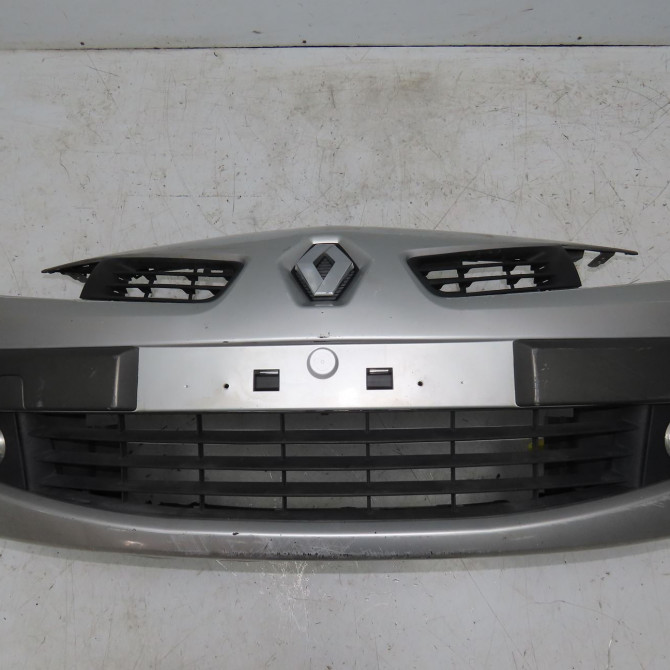 Pare-choc avant occasion RENAULT MEGANE II Phase 2 01-2006->06-2009 1.9 DCI 130ch 620223579R 1