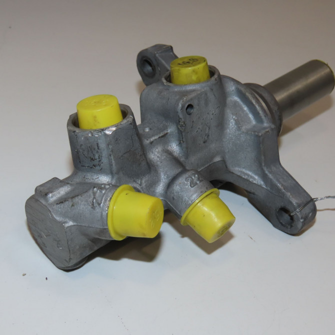 Maitre cylindre occasion FORD ECOSPORT 2394055 1