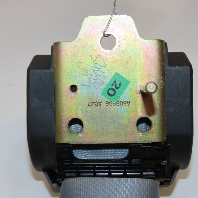 Ceinture arrière gauche occasion RENAULT TWINGO I Phase 3 08-2000->06-2007 1.2i 16v 8200703404 3