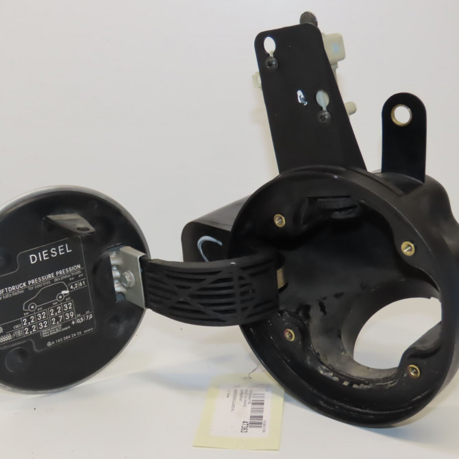 Volet de trappe carburant occasion MERCEDES CLASSE ML I 8200290088 4