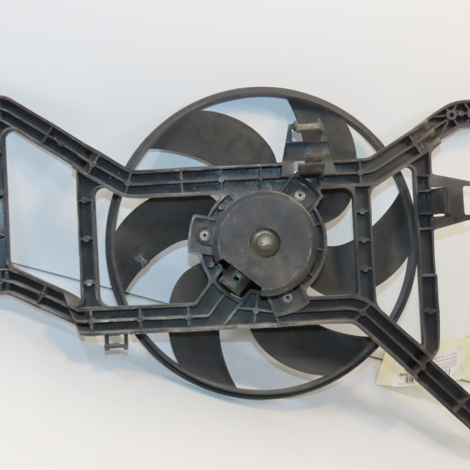 Ventilateur de refroidissement occasion DACIA SANDERO I Phase 1 06-2008->10-2012 1.4 MPI 75ch 214817807R 2