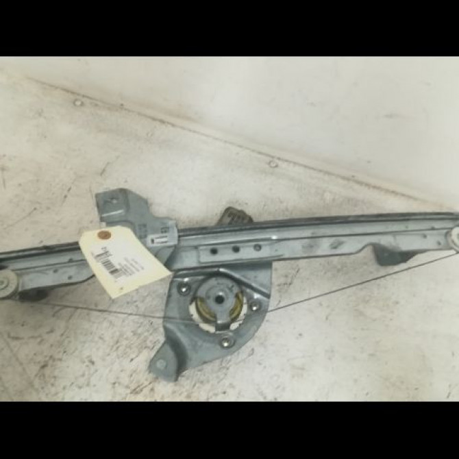 Mecanisme + moteur lève-glace avant droit occasion DACIA DUSTER Phase 1 03-2010->12-2013 1.5 DCI 8v 110ch 8200733828 2