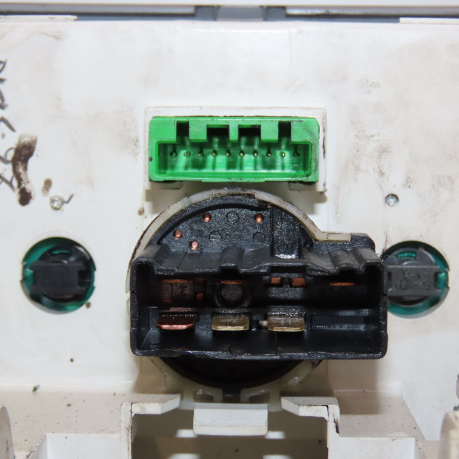 Commande de chauffage occasion NISSAN PIXO Phase 1 05-2009->... 1.0i 12v 68ch 275114A00K 3