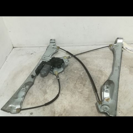 Mecanisme + moteur lève-glace avant droit occasion RENAULT CLIO III Phase 1 09-2005->03-2009 1.5 DCI 85ch 8200843597