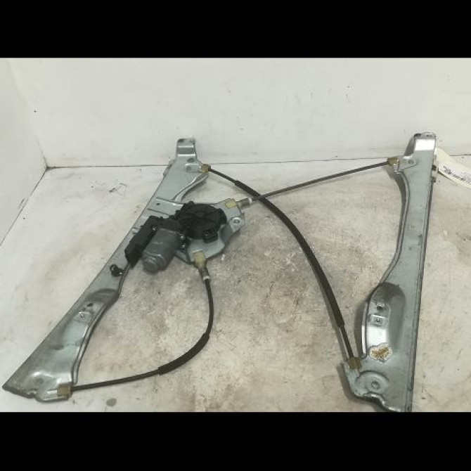 Mecanisme + moteur lève-glace avant droit occasion RENAULT CLIO III Phase 1 09-2005->03-2009 1.5 DCI 85ch 8200843597 1