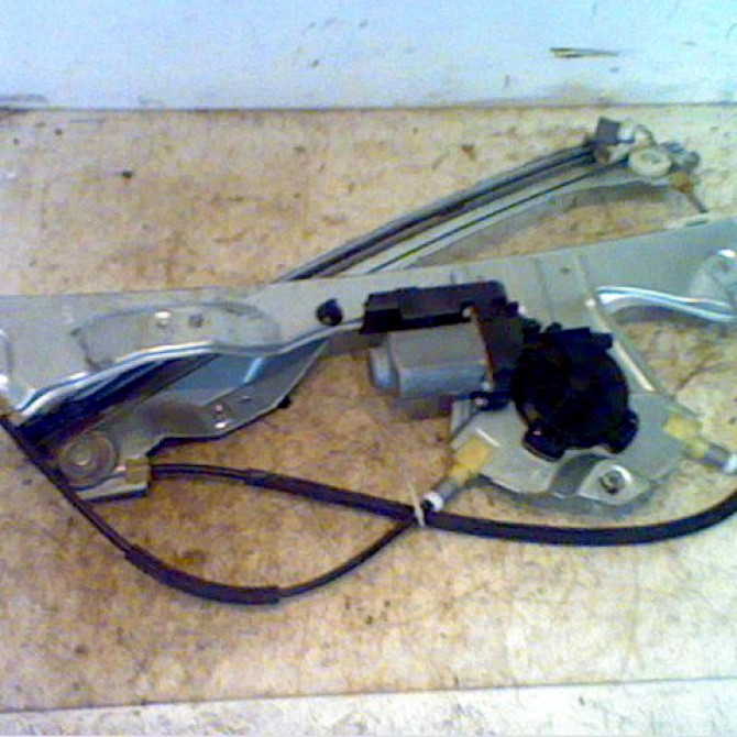 Mecanisme + moteur lève-glace avant droit occasion RENAULT CLIO III Phase 1 09-2005->03-2009 8200843597 1