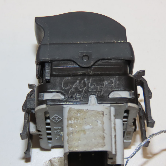 Commande lève-glace porte avant gauche occasion RENAULT MEGANE II Phase 2 01-2006->06-2009 2.0i 225ch 8200315042 3