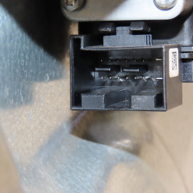 Mecanisme + moteur lève-glace avant droit occasion VOLKSWAGEN POLO IV Phase 2 05-2005->09-2009 1.2 60ch 6Q3837462J 4