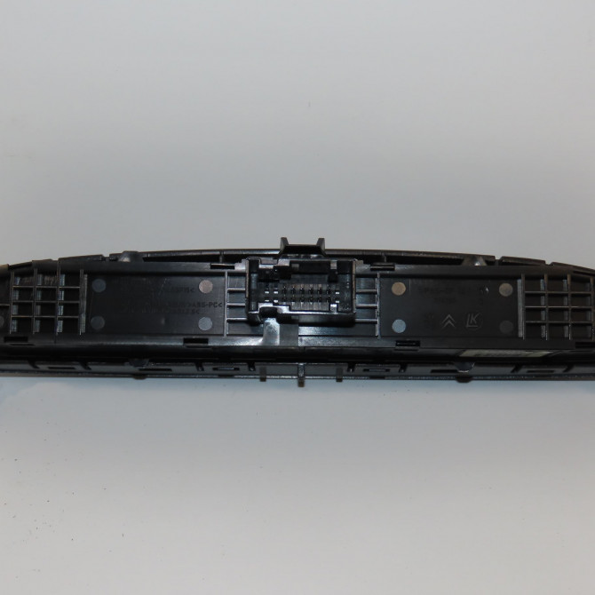 Bouton de warning occasion PEUGEOT 308 I Phase 1 SW 05-2008->03-2011 1.6 HDI 110ch 649016 2