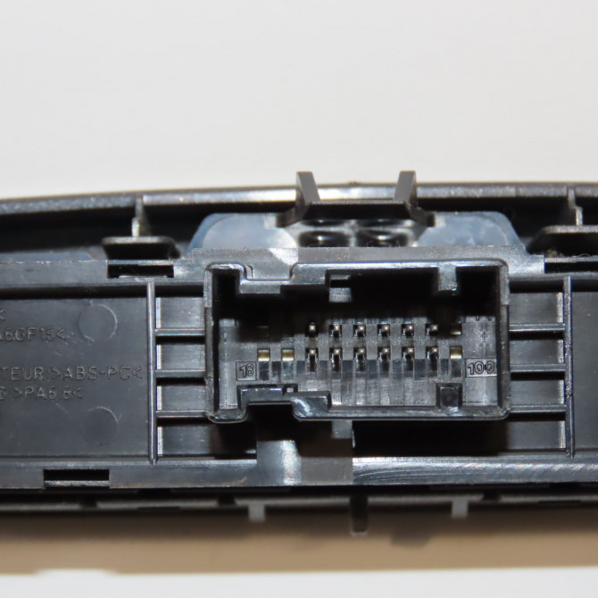 Bouton de warning occasion PEUGEOT 308 I Phase 1 SW 05-2008->03-2011 1.6 HDI 110ch 649016 3