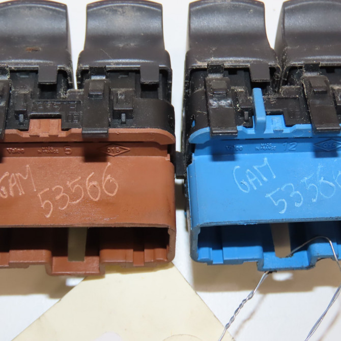 Commande lève-glace porte avant gauche occasion RENAULT CLIO III Phase 2 03-2009->12-2014 1.5 DCI 85ch 8200214945 3