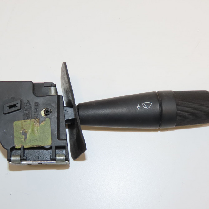 Commande essuie glace occasion PEUGEOT 205 205 Phase 2 1987-07-01->1998-12-31 1.8 D 1