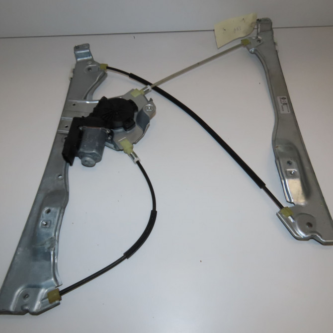 Mecanisme + moteur lève-glace avant droit occasion RENAULT CLIO III phase 2 ESTATE 03-2009->12-2014 8200843597 1