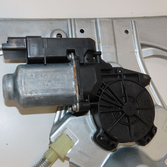 Mecanisme + moteur lève-glace avant droit occasion RENAULT CLIO III phase 2 ESTATE 03-2009->12-2014 8200843597 3