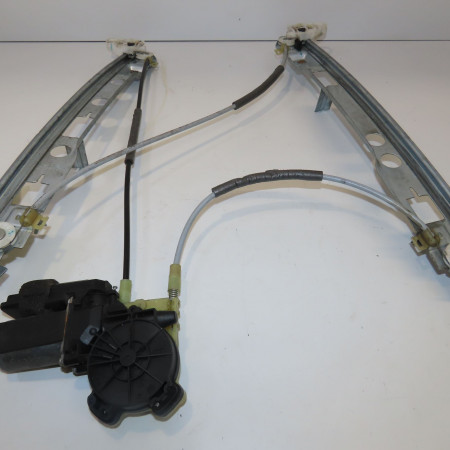 Mecanisme + moteur lève-glace avant droit occasion RENAULT MEGANE II Phase 2 01-2006->06-2009 1.9 DCI 130ch 8201010925