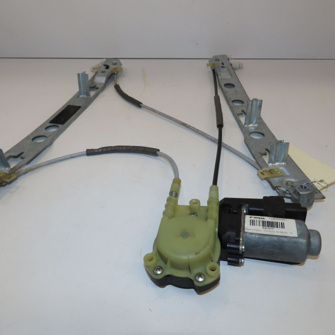 Mecanisme + moteur lève-glace avant droit occasion RENAULT MEGANE II Phase 2 01-2006->06-2009 1.9 DCI 130ch 8201010925 2