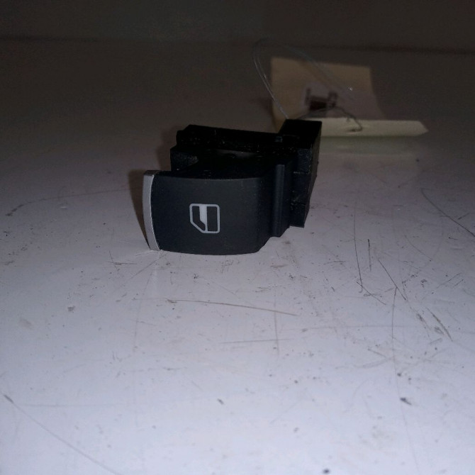 Commande leve-glace porte arrière droite occasion VOLKSWAGEN TIGUAN I TIGUAN I Phase 2 2011-04-01->2016-12-31 2.0 TDI 140ch 5K0959855XSH 1