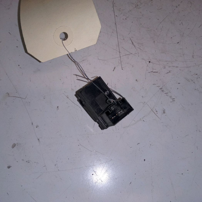 Commande leve-glace porte arrière droite occasion VOLKSWAGEN TIGUAN I TIGUAN I Phase 2 2011-04-01->2016-12-31 2.0 TDI 140ch 5K0959855XSH 2