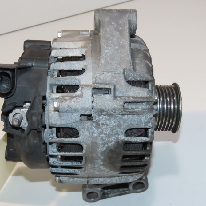 Alternateur occasion FORD FIESTA VI Phase 1 10-2008->11-2012 1.2i 60ch Ambiente 2265722 4